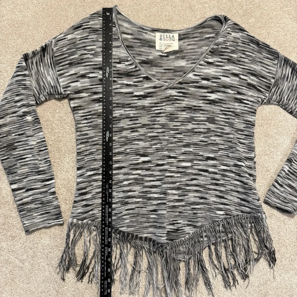Billabong Sweater Sz L Striped Fringe Bohemian Relaxed V-Neck‎ Long Sleeve Top